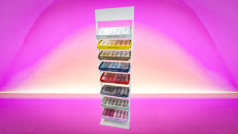 Présentoir métallique mural fabriqué dans notre atelier de la Loire